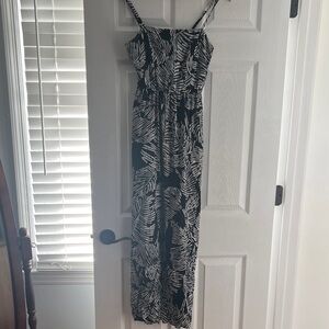 Elegant Black and White Fern Maxi Dress